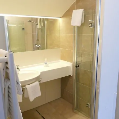 Mitteregger - Lage In Hotel
