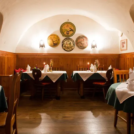 Hotel Mitteregger - Place In Town