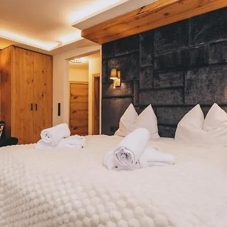 Mitteregger - Lage In 3* Kaprun