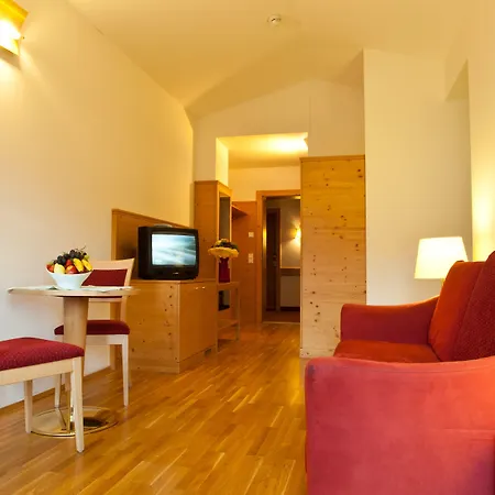 Mitteregger - Place In Town Hotel Kaprun