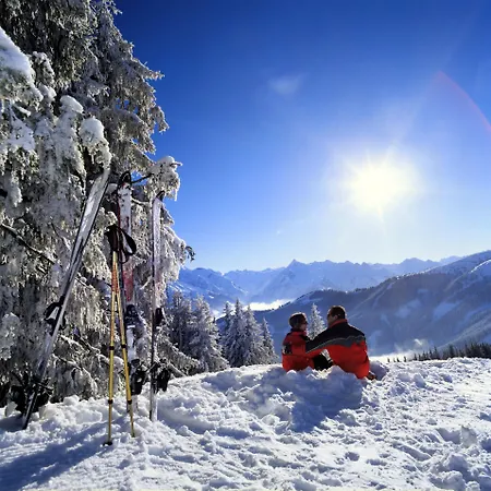 Mitteregger - Place In Town Kaprun