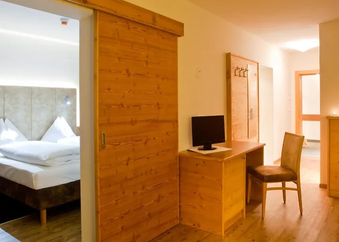 فندق غاستهوف ميتريغر فندق 3*