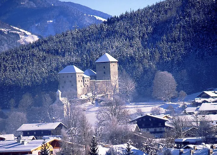 فندق غاستهوف ميتريغر 3*